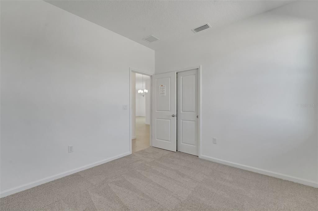 En Venta: $319,990 (4 camas, 3 baños, 2110 Pies cuadrados)