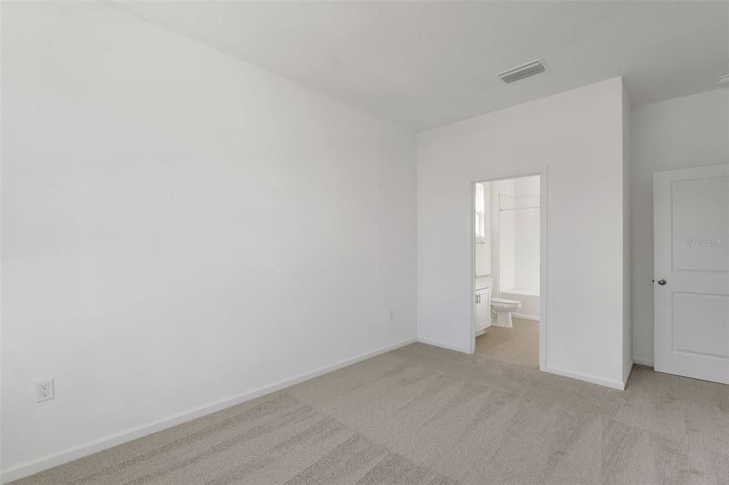 En Venta: $319,990 (4 camas, 3 baños, 2110 Pies cuadrados)