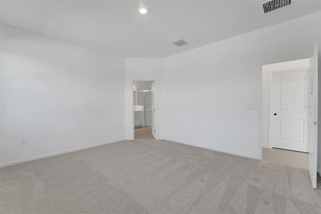 En Venta: $319,990 (4 camas, 3 baños, 2110 Pies cuadrados)