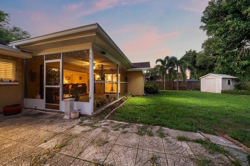 На продажу: $449,900 (3 спален, 2 ванн, 1690 Квадратных фут)