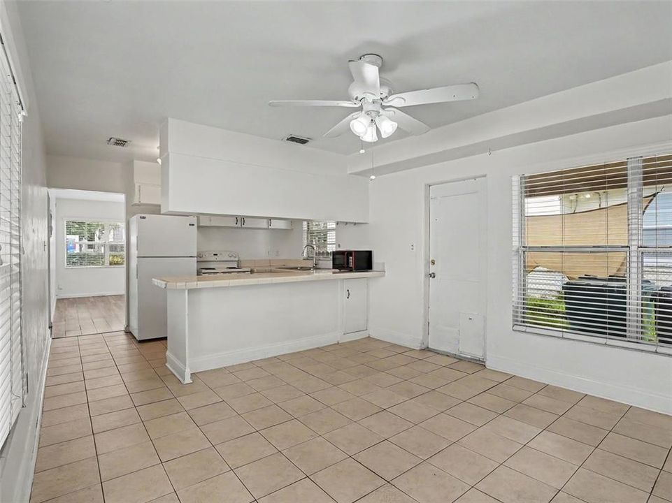 En Venta: $499,000 (3 camas, 1 baños, 950 Pies cuadrados)