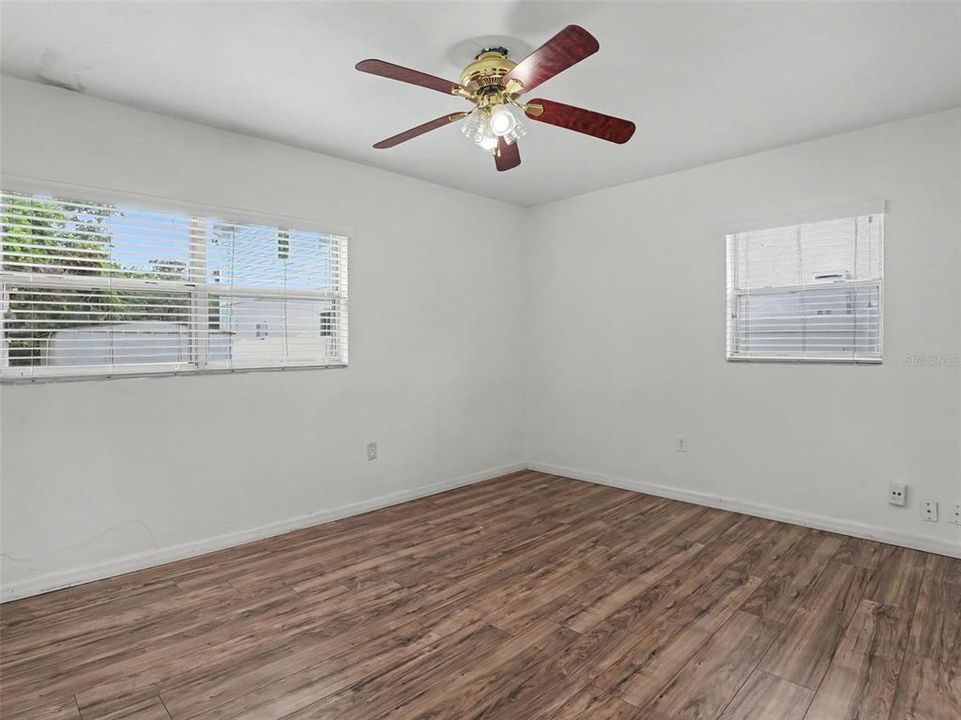 En Venta: $499,000 (3 camas, 1 baños, 950 Pies cuadrados)