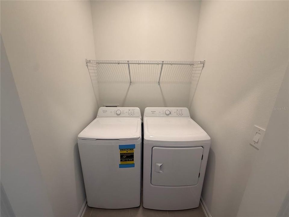 В аренду: $1,900 (3 спален, 2 ванн, 1813 Квадратных фут)