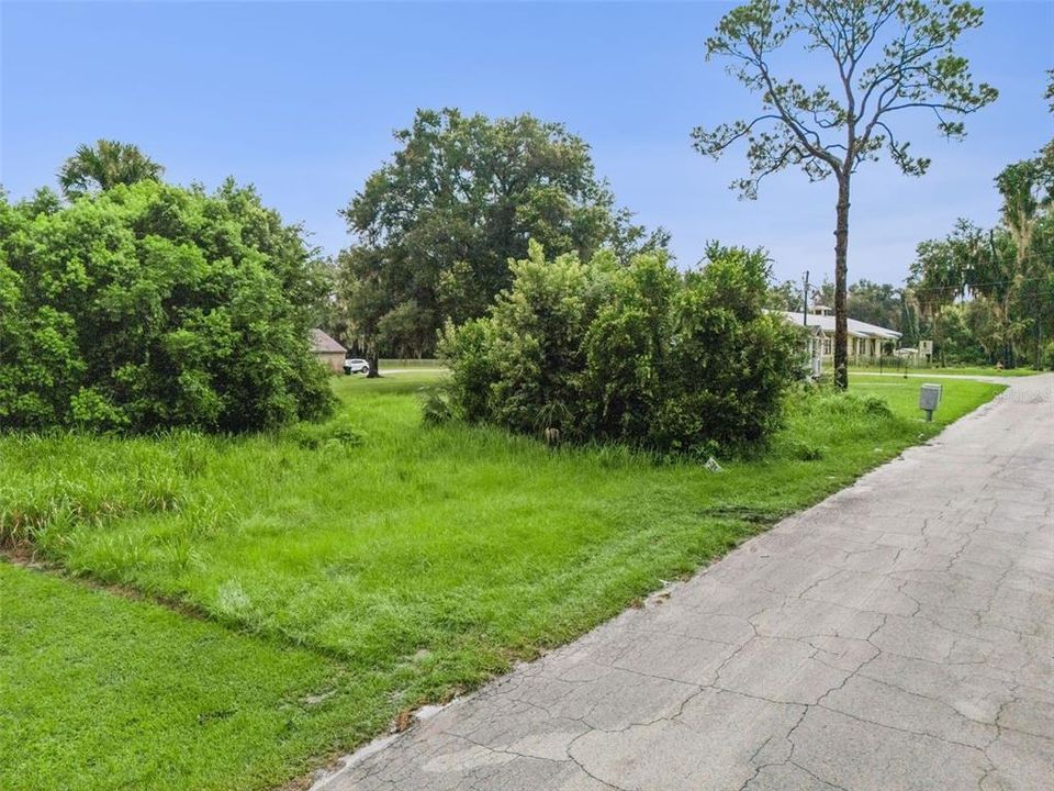 待售: $70,000 (0.34 acres)