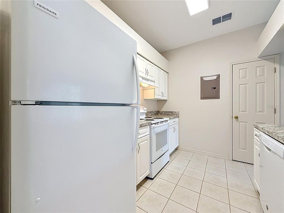 В аренду: $1,450 (2 спален, 2 ванн, 1017 Квадратных фут)