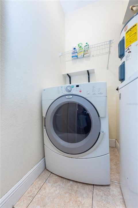 На продажу: $179,900 (2 спален, 2 ванн, 979 Квадратных фут)