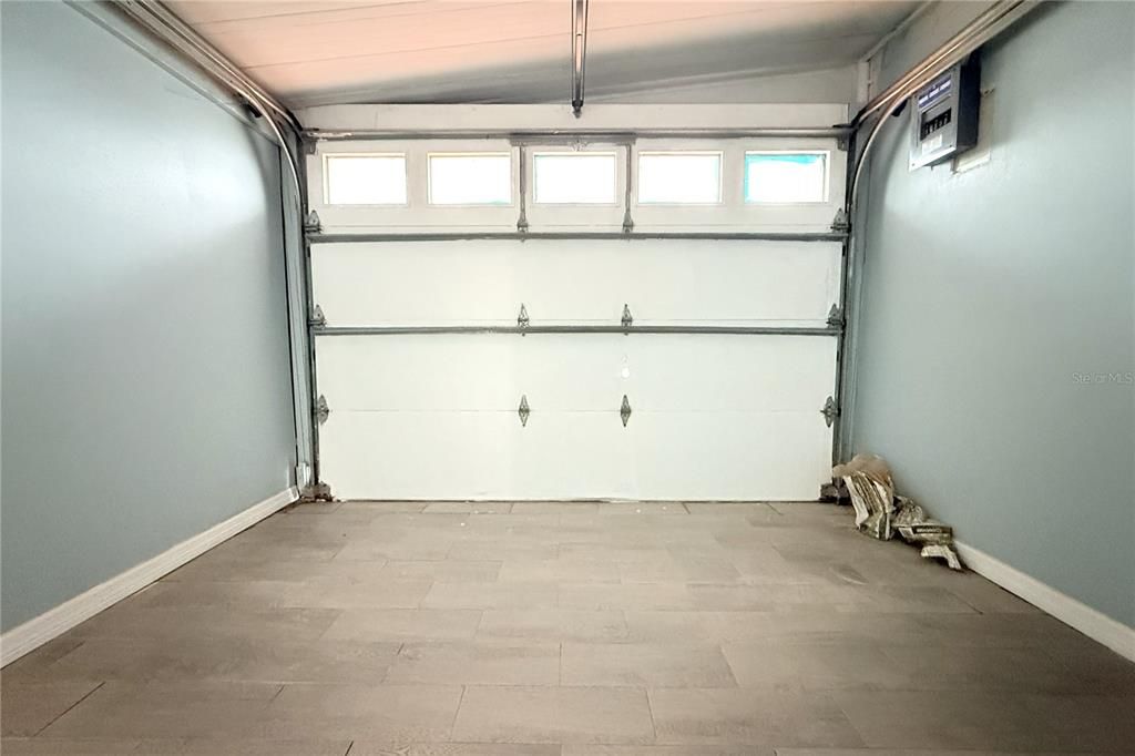For Sale: $99,990 (3 beds, 2 baths, 1100 Square Feet)