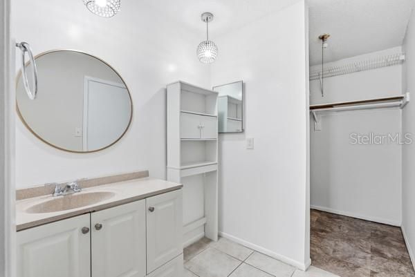 В аренду: $1,700 (2 спален, 2 ванн, 1200 Квадратных фут)