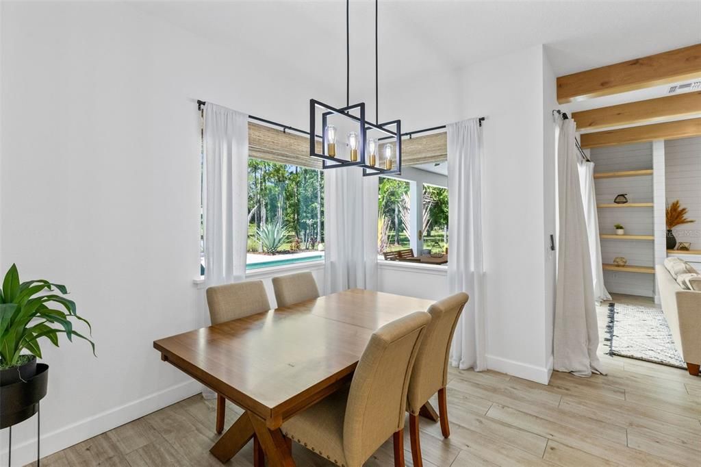 En Venta: $998,900 (4 camas, 3 baños, 3038 Pies cuadrados)
