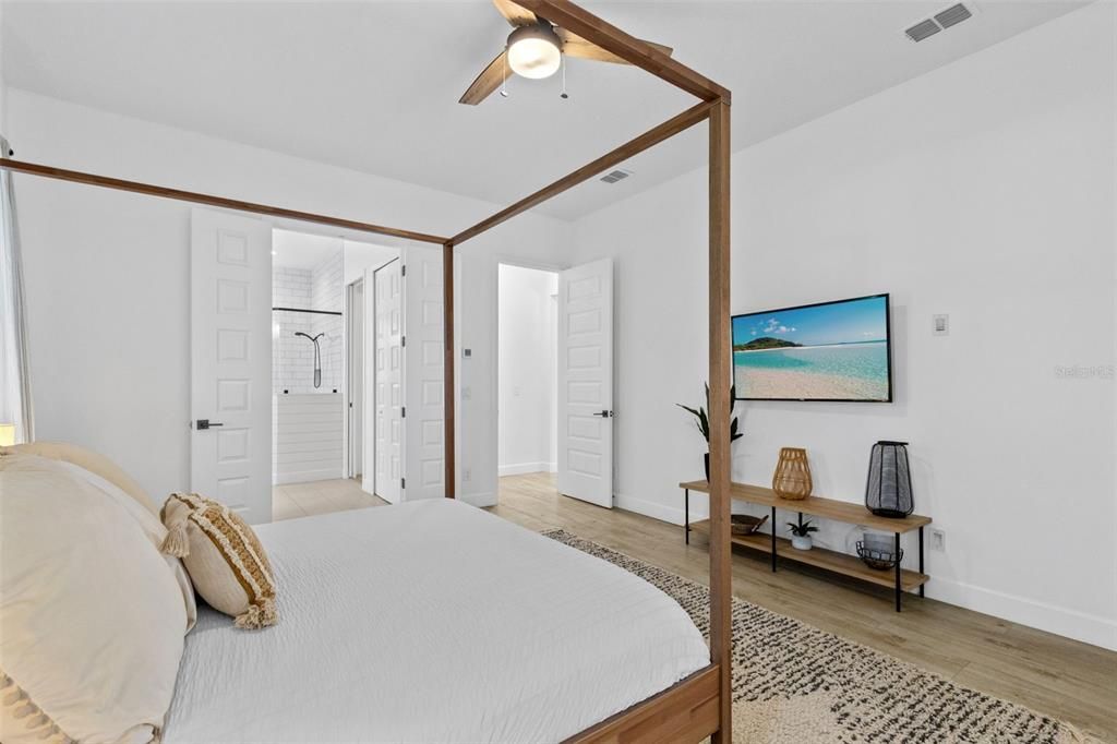 En Venta: $998,900 (4 camas, 3 baños, 3038 Pies cuadrados)
