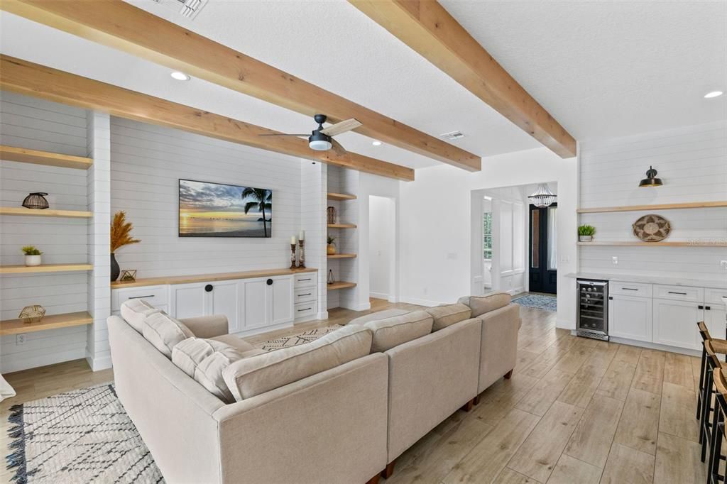 En Venta: $998,900 (4 camas, 3 baños, 3038 Pies cuadrados)