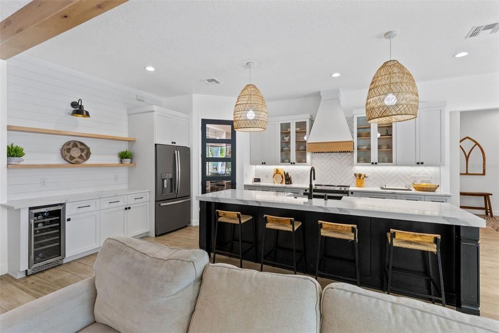 En Venta: $998,900 (4 camas, 3 baños, 3038 Pies cuadrados)
