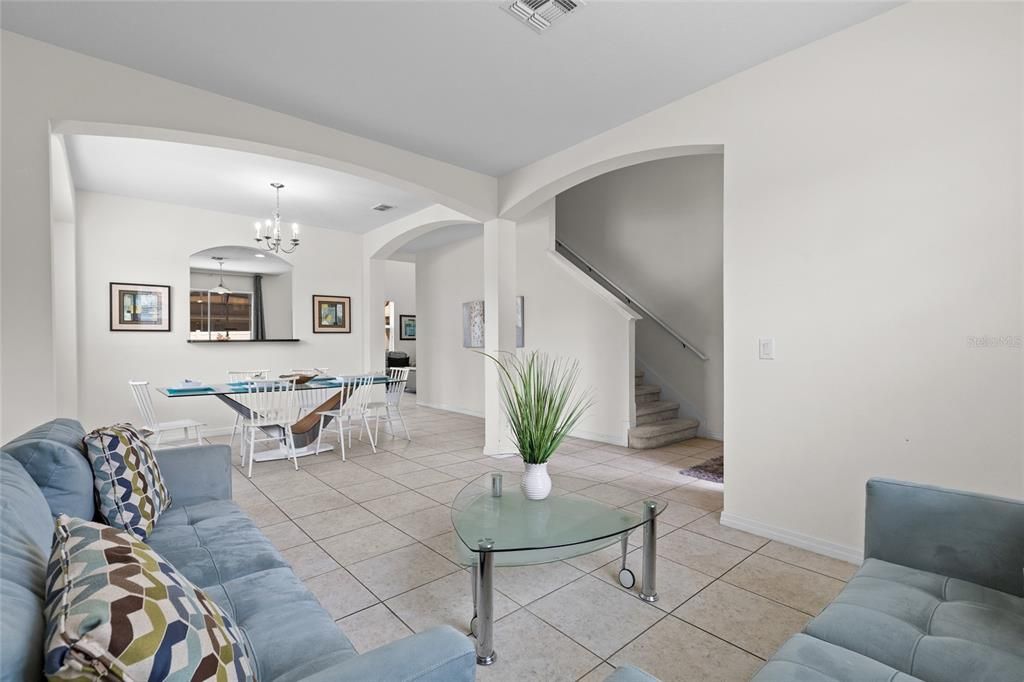 En Venta: $550,000 (6 camas, 4 baños, 2874 Pies cuadrados)