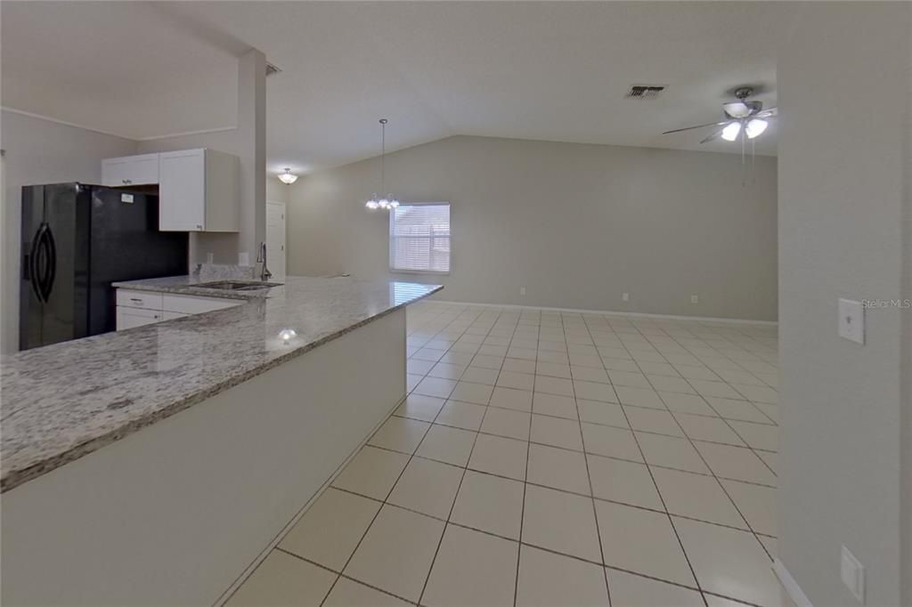 В аренду: $2,499 (3 спален, 2 ванн, 1620 Квадратных фут)
