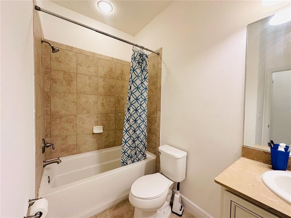 En Venta: $610,000 (4 camas, 3 baños, 2217 Pies cuadrados)
