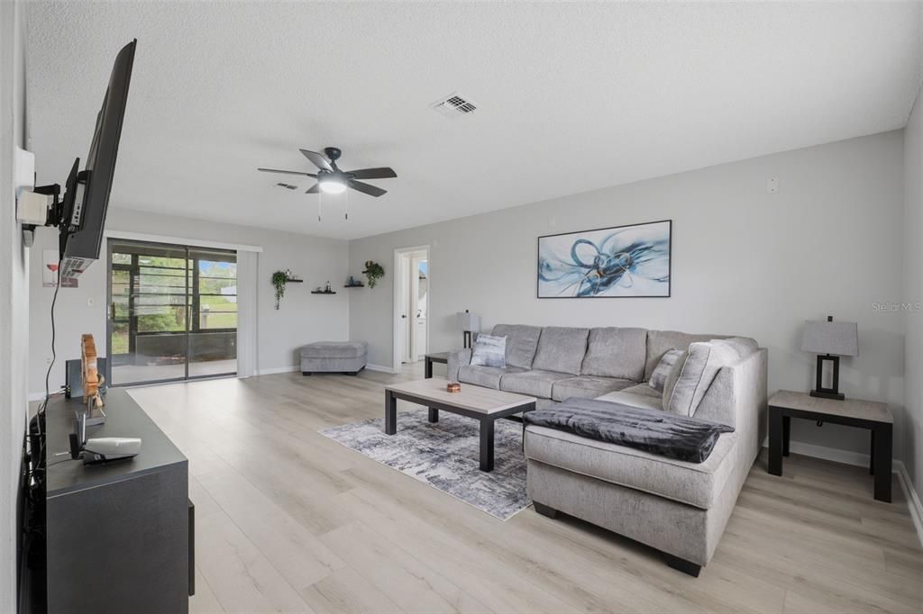For Rent: $1,900 (2 beds, 2 baths, 1320 Square Feet)