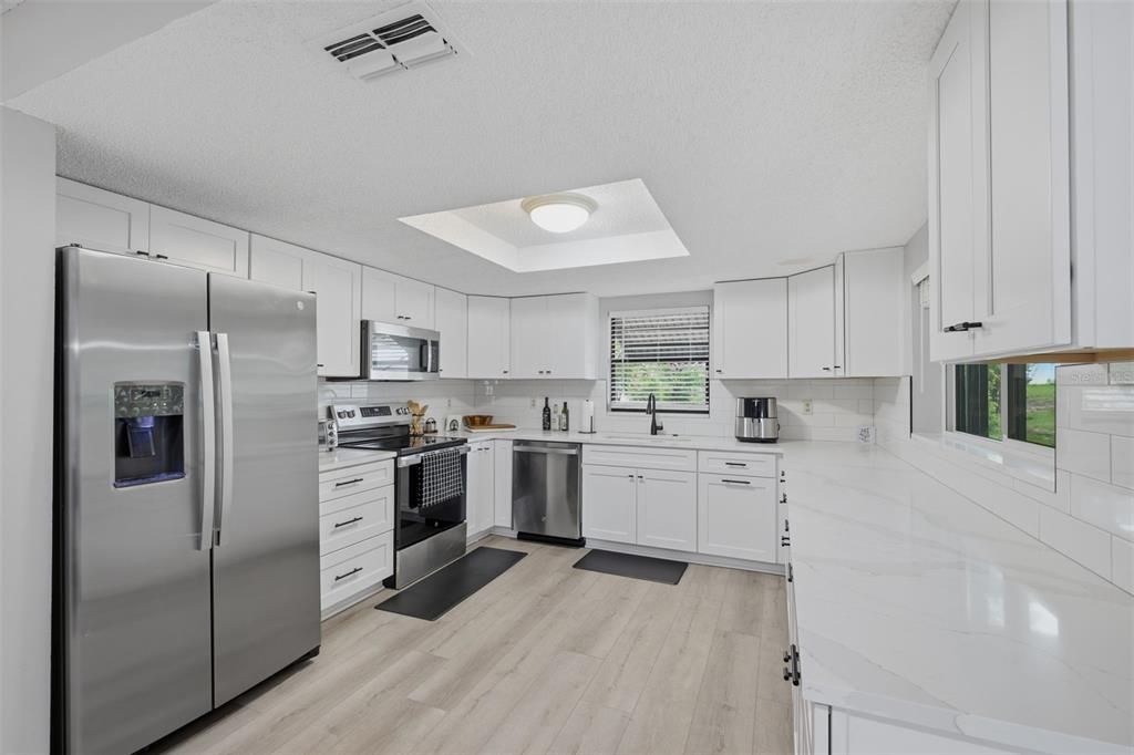 For Rent: $1,900 (2 beds, 2 baths, 1320 Square Feet)