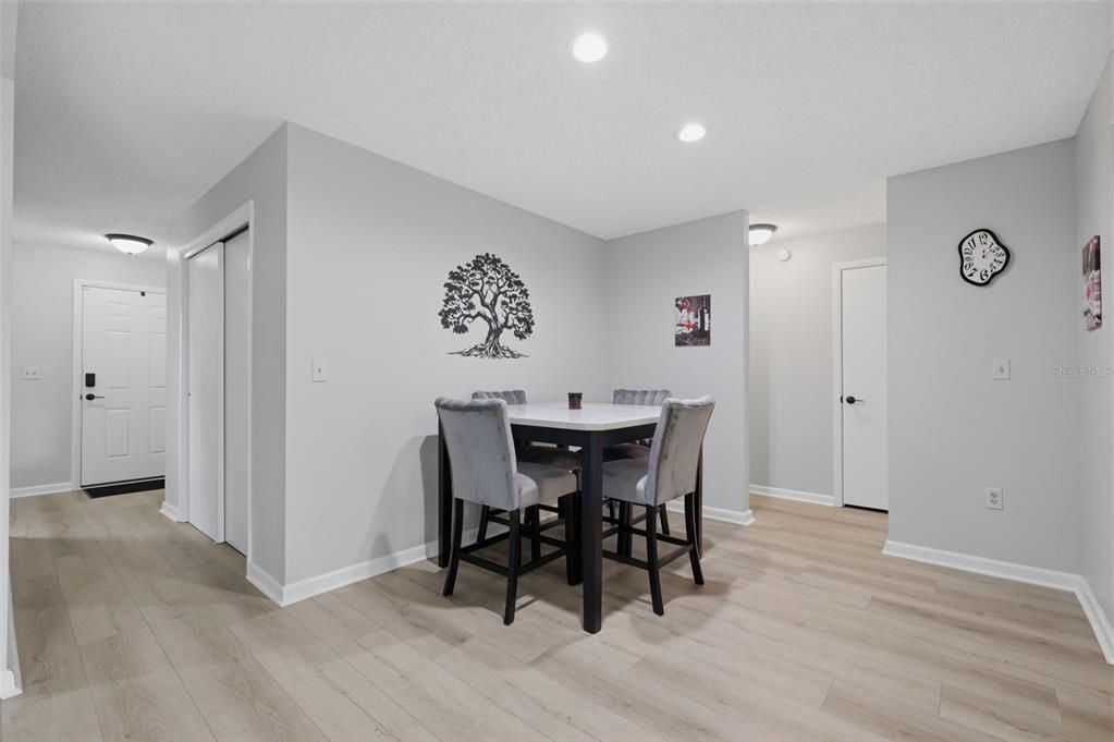 For Rent: $1,900 (2 beds, 2 baths, 1320 Square Feet)