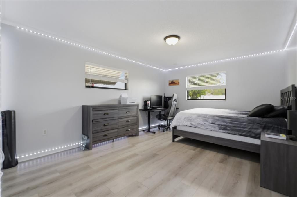 For Rent: $1,900 (2 beds, 2 baths, 1320 Square Feet)