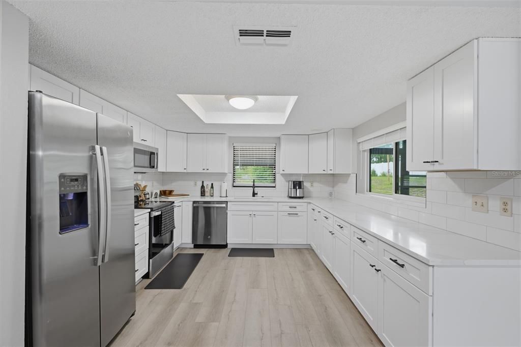 For Rent: $1,900 (2 beds, 2 baths, 1320 Square Feet)