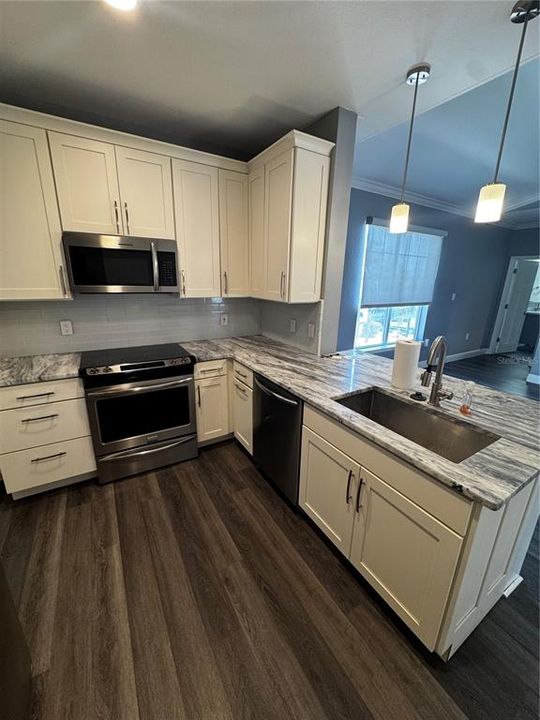 В аренду: $2,600 (1 спален, 1 ванн, 903 Квадратных фут)