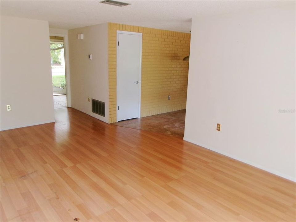 En Venta: $302,000 (3 camas, 2 baños, 1771 Pies cuadrados)