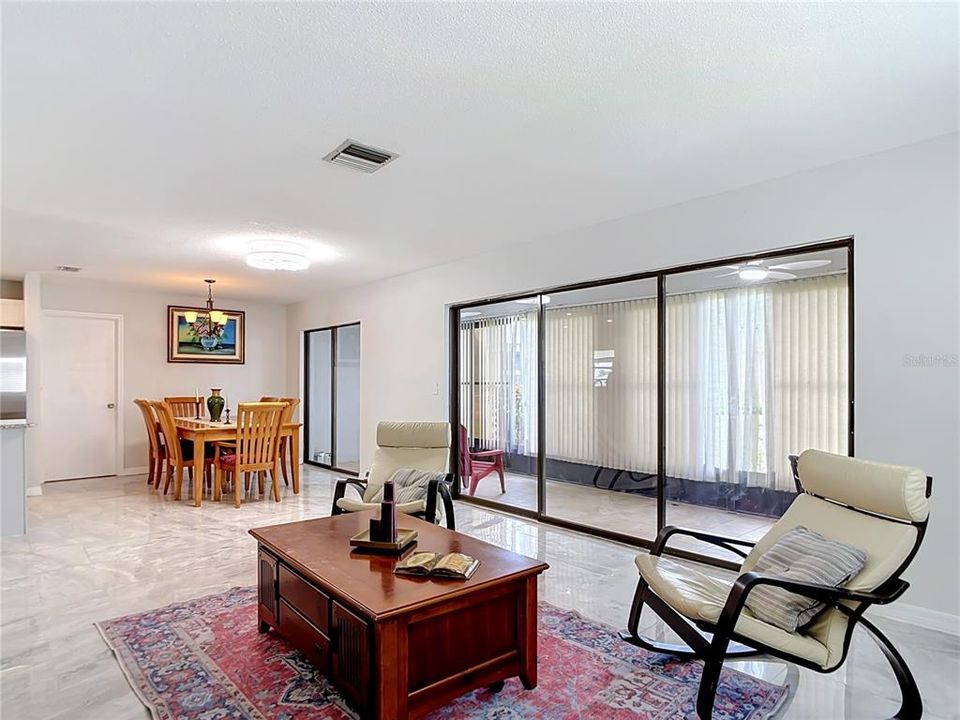 En Venta: $259,000 (2 camas, 2 baños, 1222 Pies cuadrados)