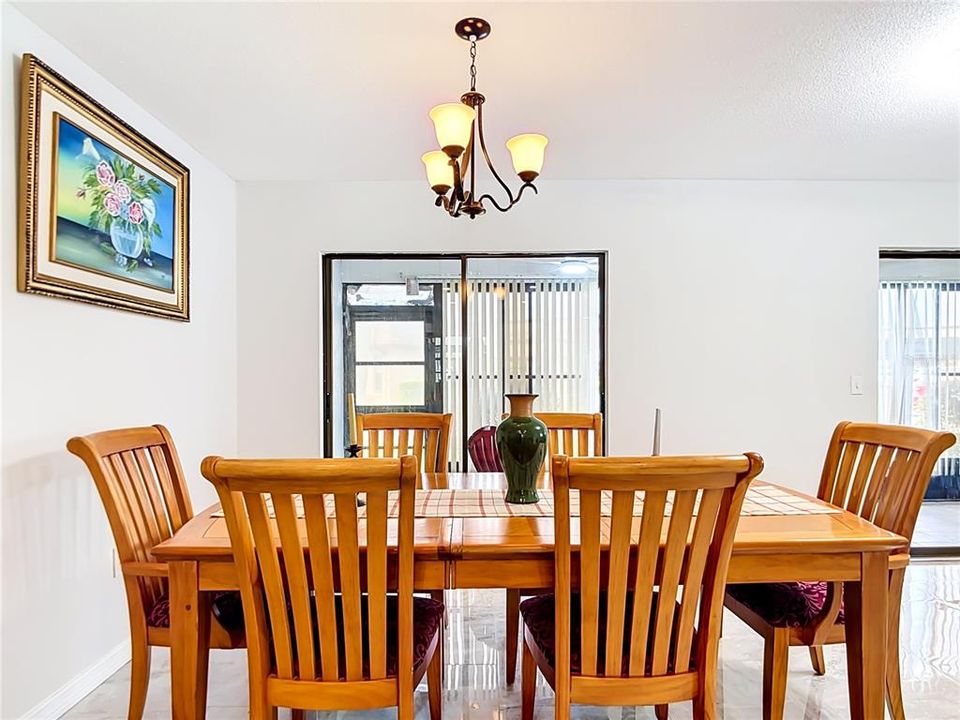 En Venta: $259,000 (2 camas, 2 baños, 1222 Pies cuadrados)