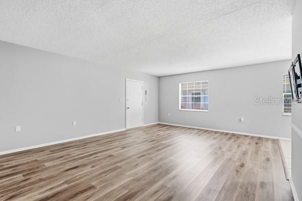 В аренду: $1,800 (2 спален, 2 ванн, 1075 Квадратных фут)