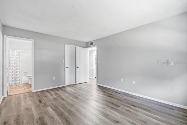 В аренду: $1,800 (2 спален, 2 ванн, 1075 Квадратных фут)