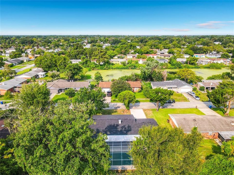 На продажу: $319,900 (4 спален, 2 ванн, 1712 Квадратных фут)