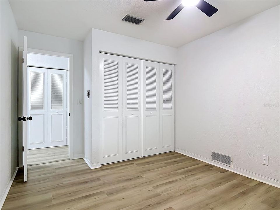 На продажу: $319,900 (4 спален, 2 ванн, 1712 Квадратных фут)