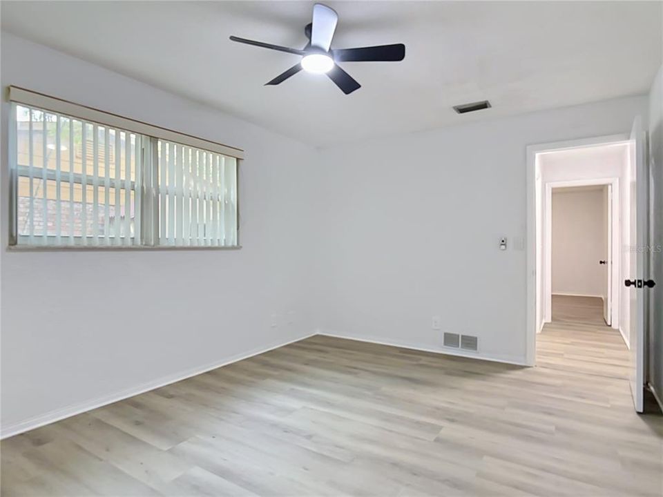 На продажу: $319,900 (4 спален, 2 ванн, 1712 Квадратных фут)