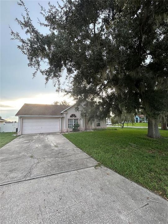 Recently Rented: $1,695 (3 beds, 2 baths, 1276 Square Feet)
