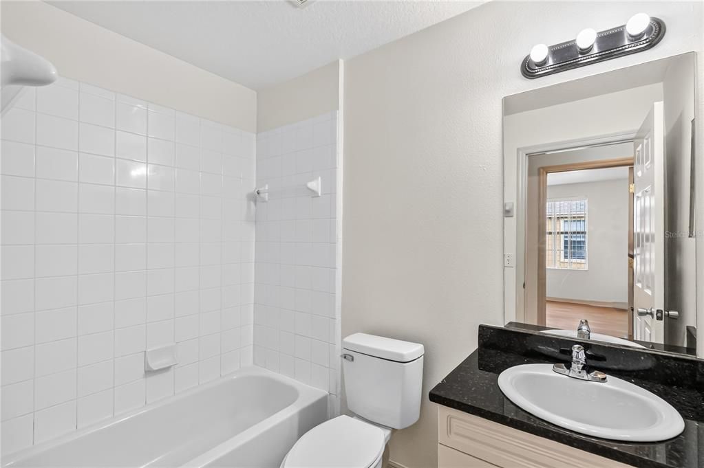 For Rent: $1,450 (3 beds, 2 baths, 1401 Square Feet)