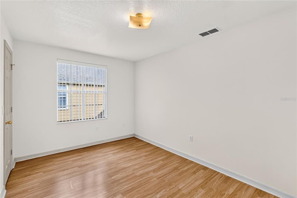 For Rent: $1,450 (3 beds, 2 baths, 1401 Square Feet)