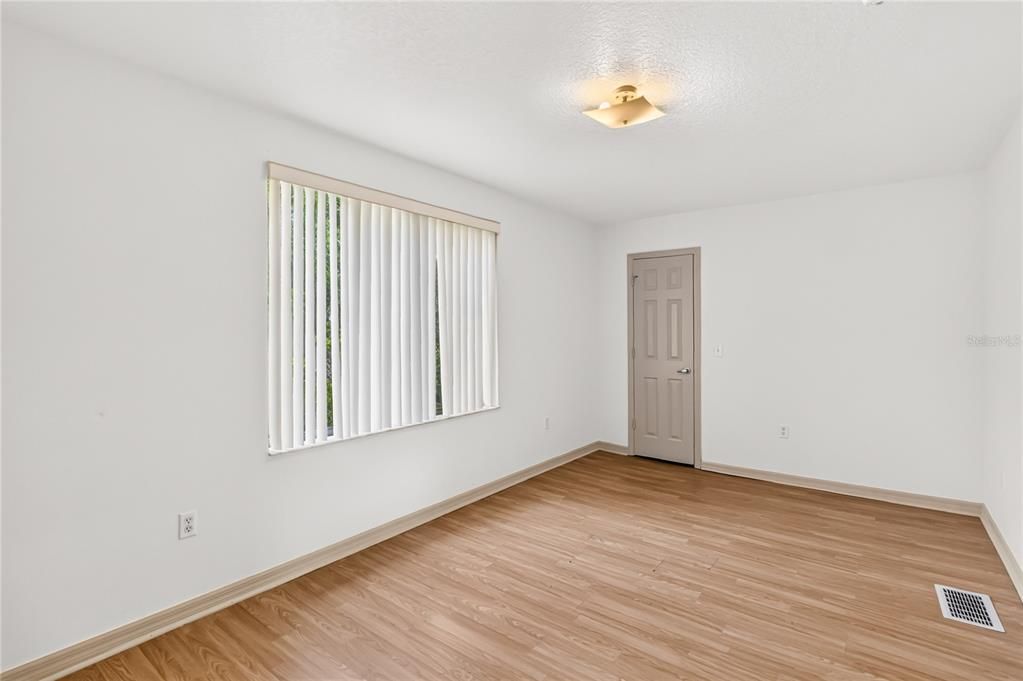 For Rent: $1,450 (3 beds, 2 baths, 1401 Square Feet)
