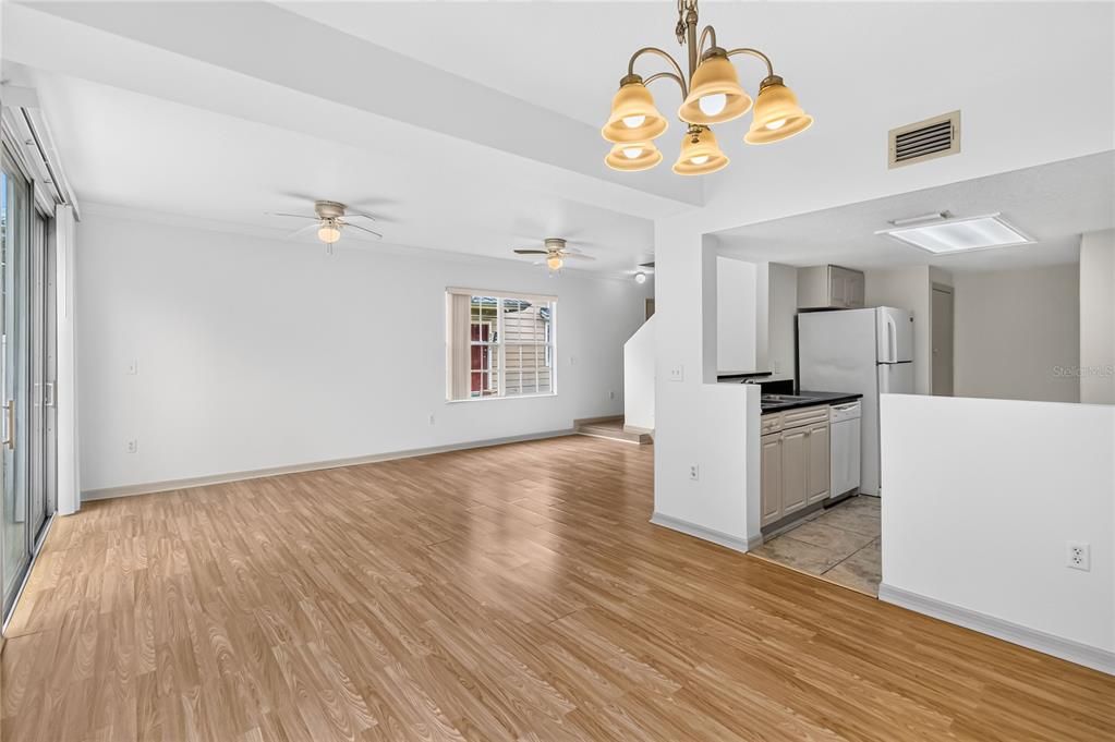 For Rent: $1,450 (3 beds, 2 baths, 1401 Square Feet)