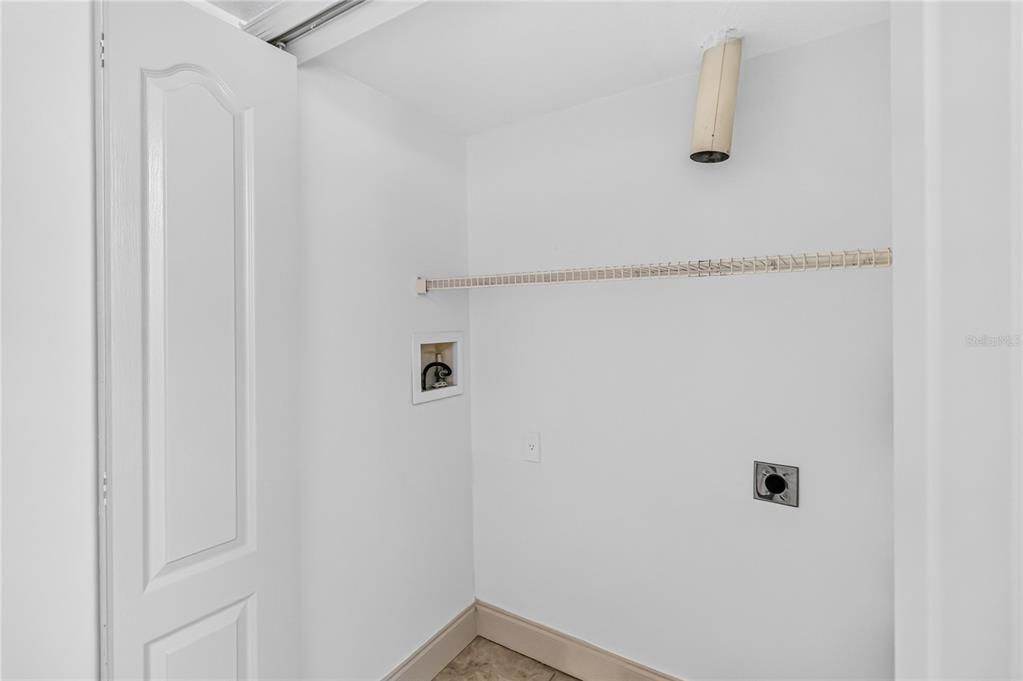 For Rent: $1,450 (3 beds, 2 baths, 1401 Square Feet)