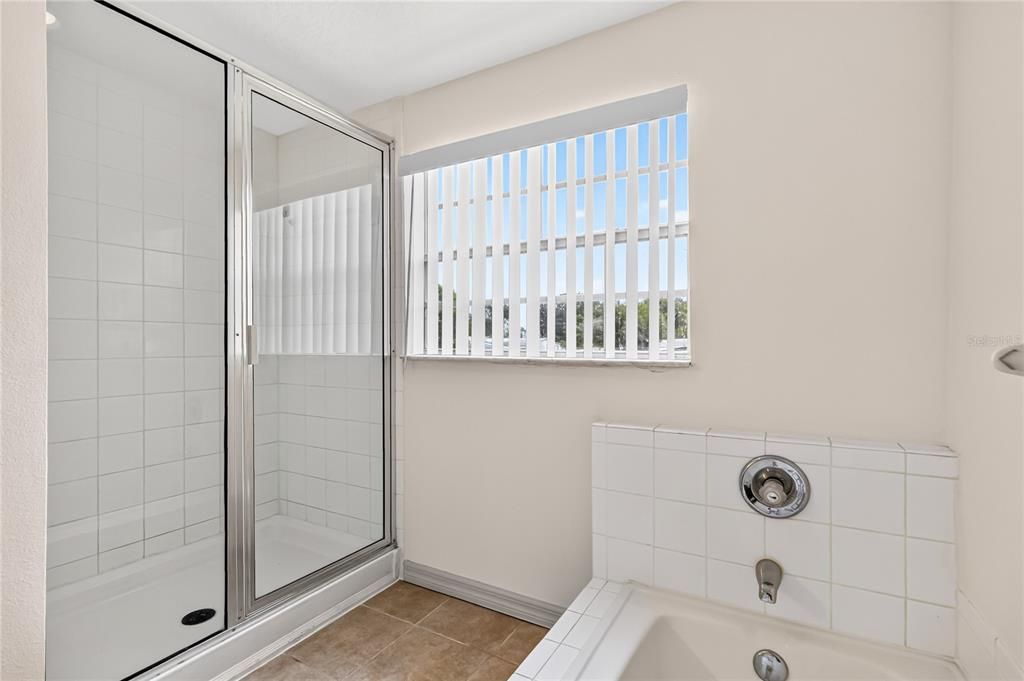 For Rent: $1,450 (3 beds, 2 baths, 1401 Square Feet)