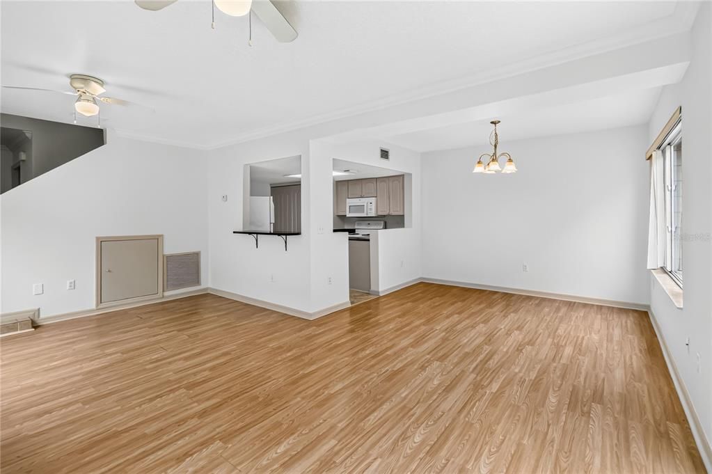 For Rent: $1,450 (3 beds, 2 baths, 1401 Square Feet)