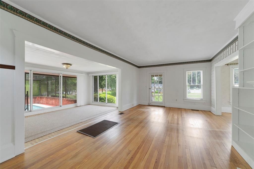 На продажу: $340,000 (5 спален, 3 ванн, 1857 Квадратных фут)
