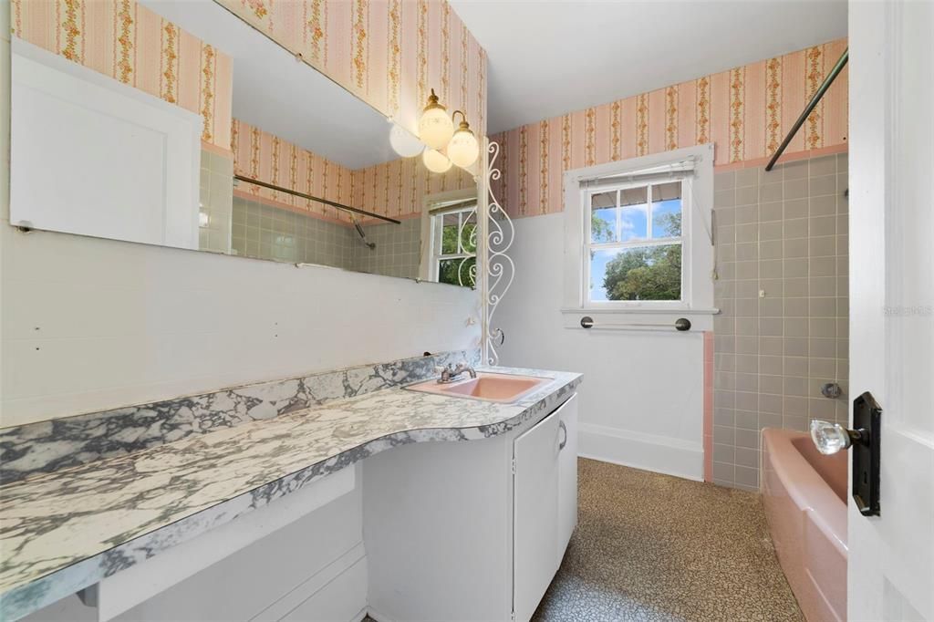 На продажу: $340,000 (5 спален, 3 ванн, 1857 Квадратных фут)