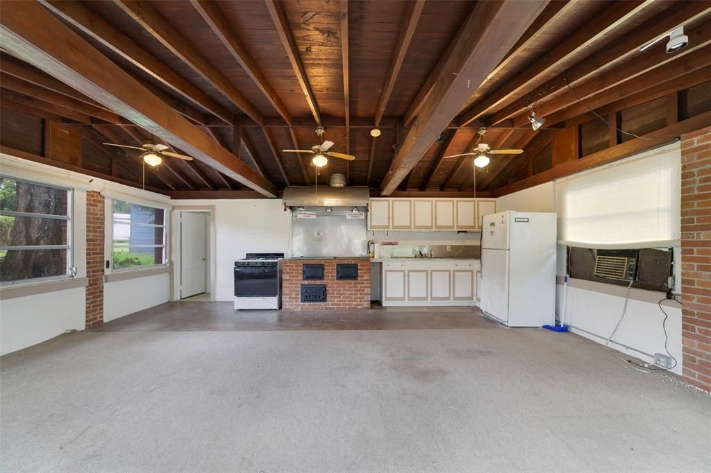 На продажу: $340,000 (5 спален, 3 ванн, 1857 Квадратных фут)