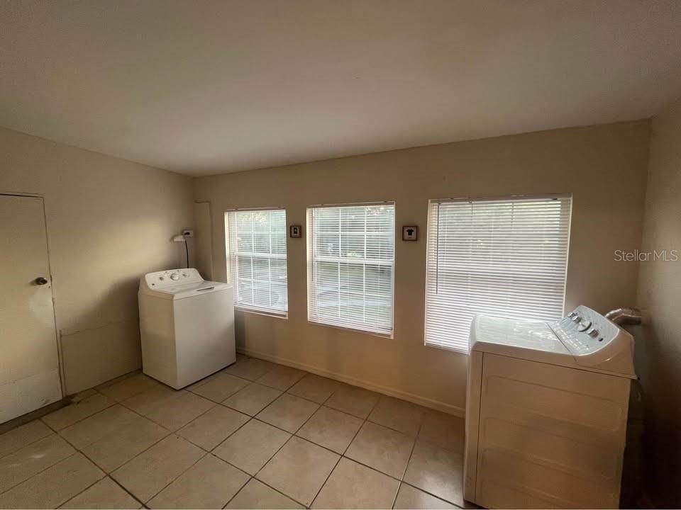 En Venta: $389,900 (6 camas, 0 baños, 1609 Pies cuadrados)