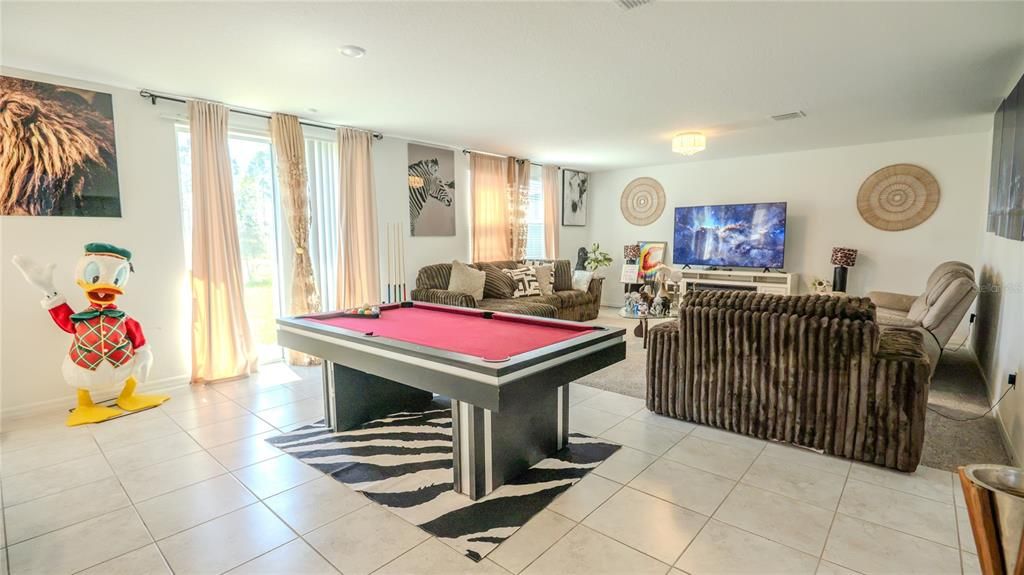 En Venta: $370,000 (4 camas, 2 baños, 2631 Pies cuadrados)