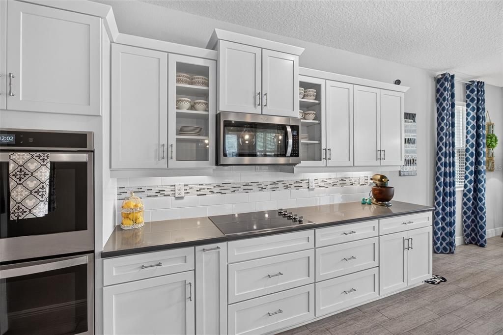 Active With Contract: $650,000 (4 beds, 2 baths, 2963 Square Feet)