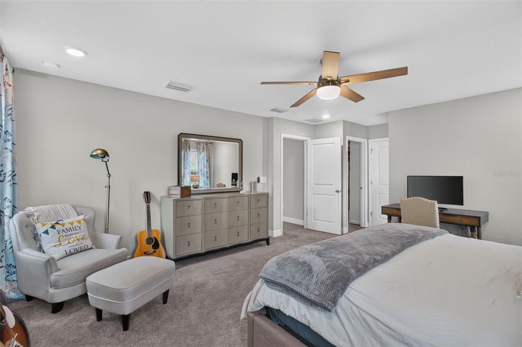 Active With Contract: $650,000 (4 beds, 2 baths, 2963 Square Feet)