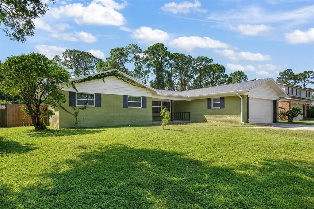 Recently Sold: $335,000 (4 beds, 2 baths, 1700 Square Feet)