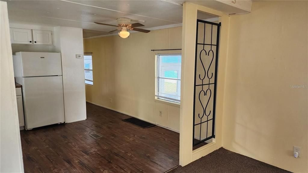 For Rent: $1,200 (3 beds, 1 baths, 672 Square Feet)